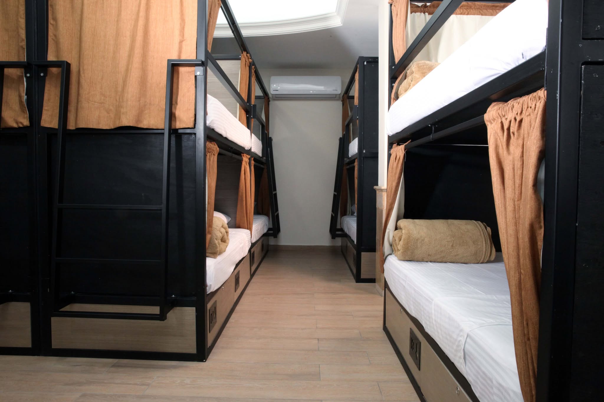 Hostales — Grand Lion Hotel